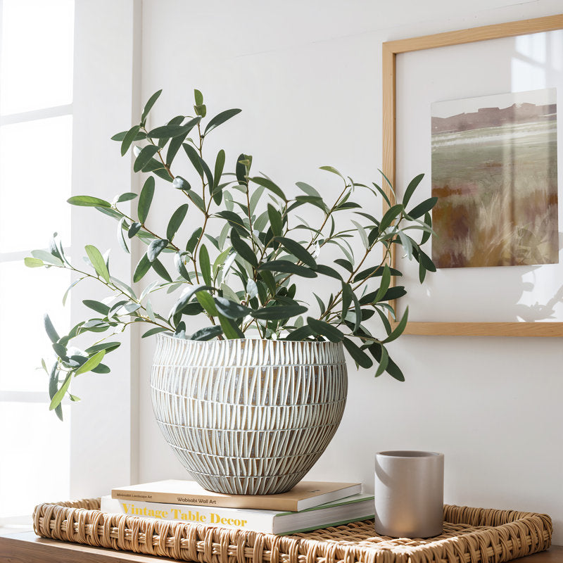 White and Gold V-Pattern Polyresin Round Planter